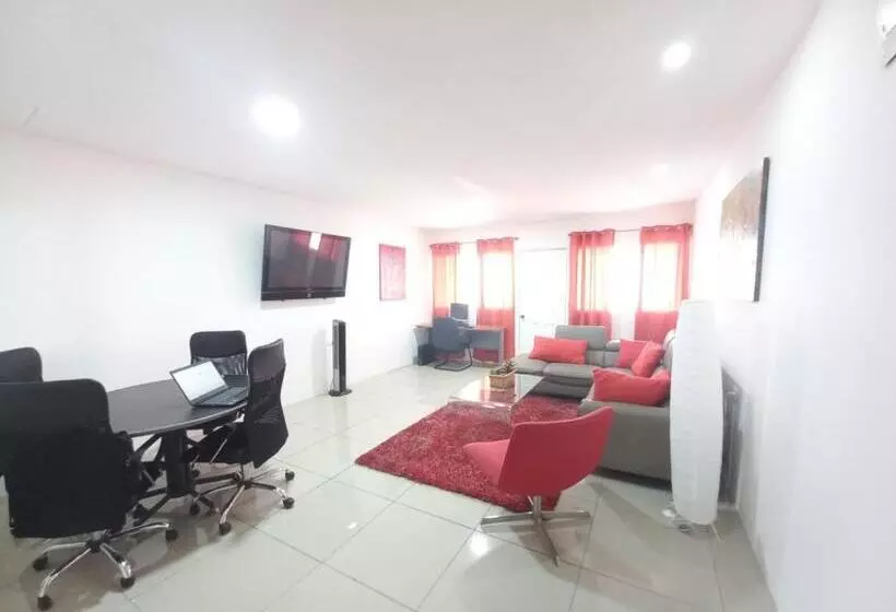 پانسیون W S Hostel