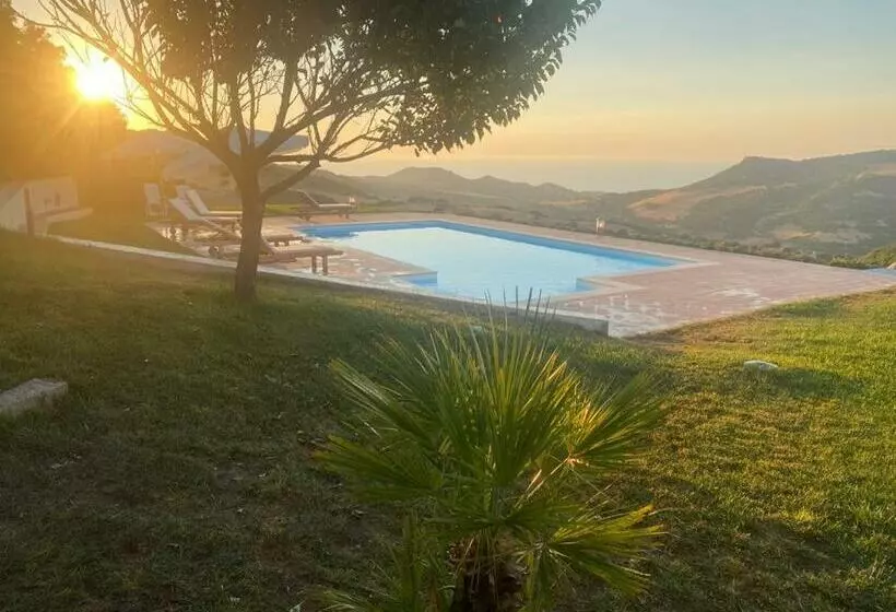 Villa Infinity