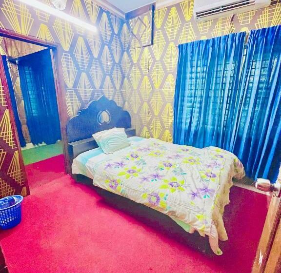 تختخواب و صبحانه Crown Plaza Inn