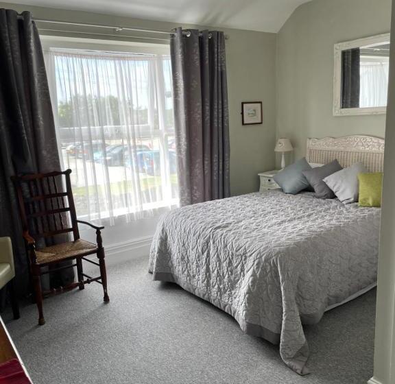 Bed and Breakfast The Penrhos Arms