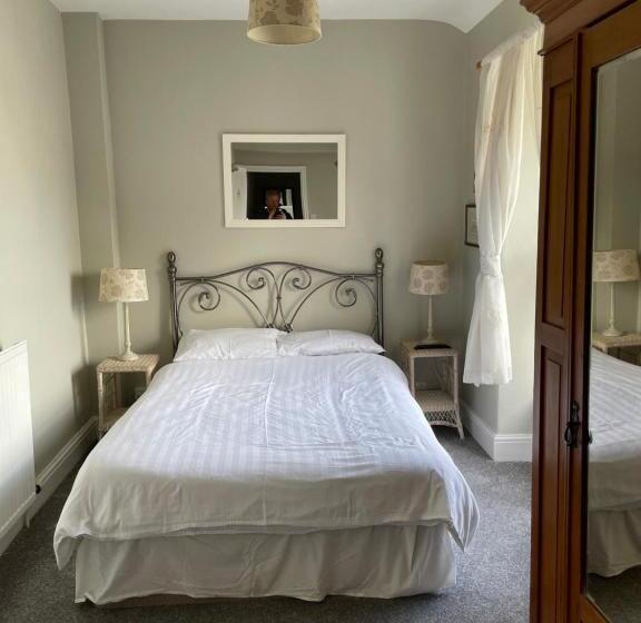 Bed and Breakfast The Penrhos Arms