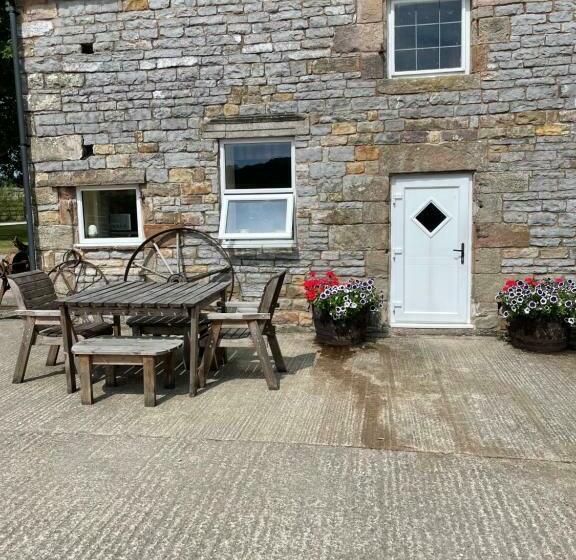 فندق Boujie Barn Shippon