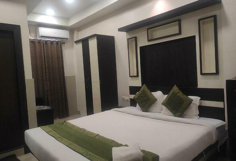 בית מלון כפרי Rudraksh Near Vip Airport Guwahati
