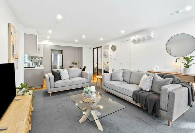 Pier Point 404  Luxe On Geelong Waterfront, 2 Bdrm