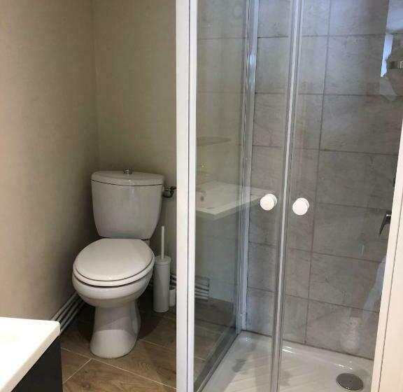 Arles: Studio De La Place