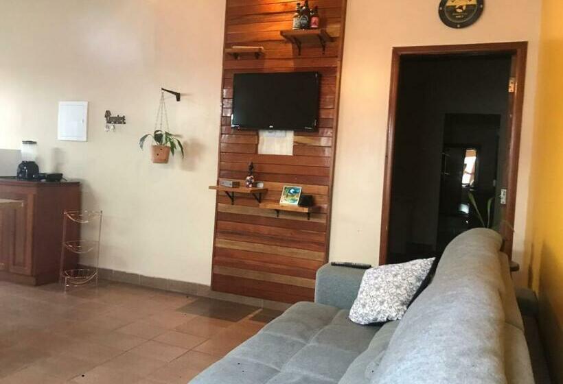 Casa Lb Com Estacionamento Privado