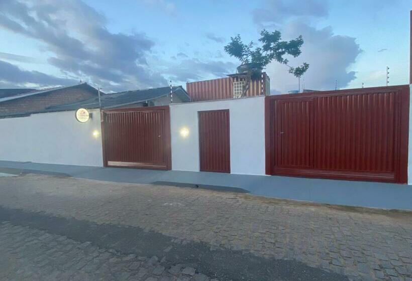 Casa Lb Com Estacionamento Privado