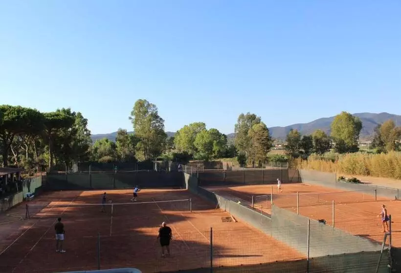 هتل Tennis Rocchette Resort