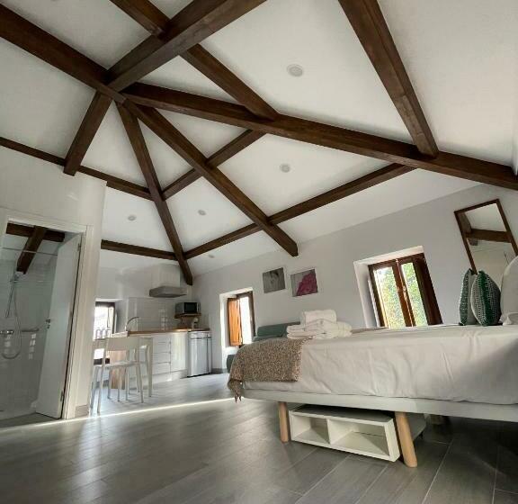 Marujita Vilanova, Alojamiento Singular