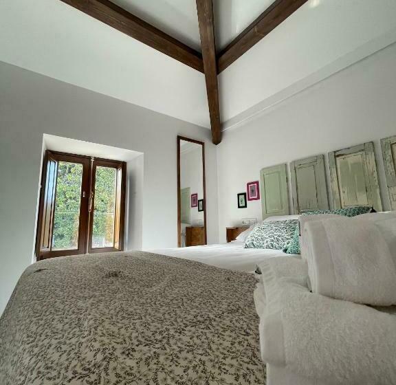 Marujita Vilanova, Alojamiento Singular