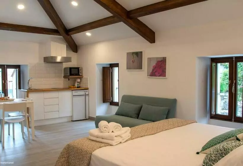 Marujita Vilanova, Alojamiento Singular