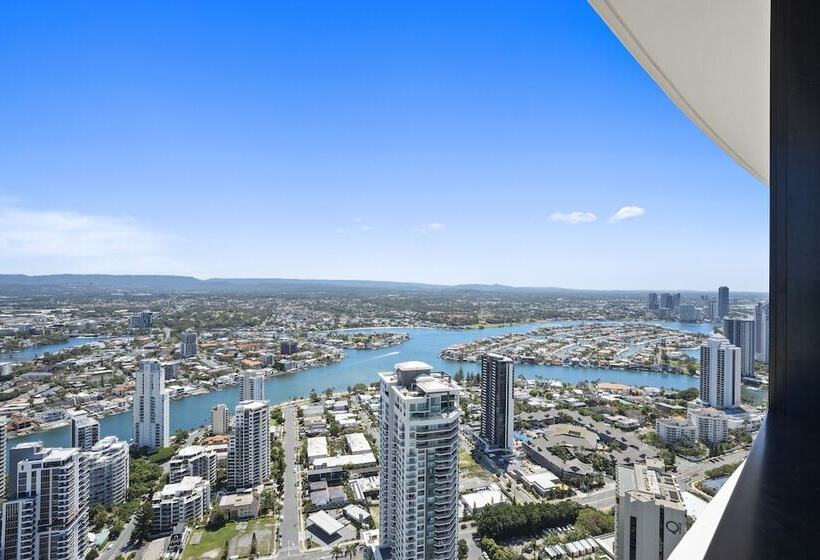 Ocean Surfers Paradise Gclr