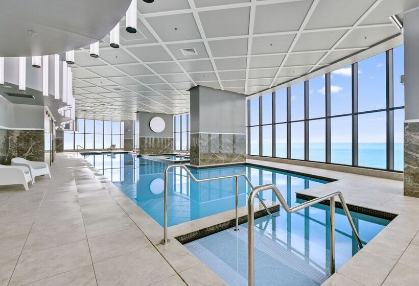 Ocean Surfers Paradise Gclr