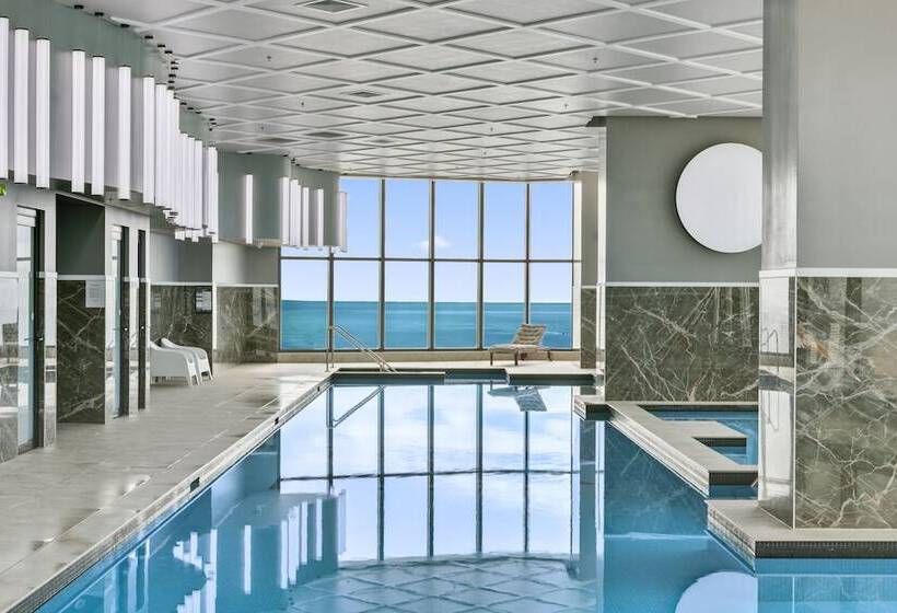 Ocean Surfers Paradise Gclr