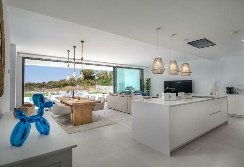 Villa Moderne à 700m De La Plage Avec Vue Mer