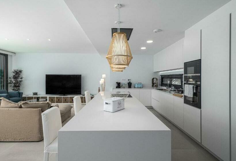 Villa Moderne à 700m De La Plage Avec Vue Mer