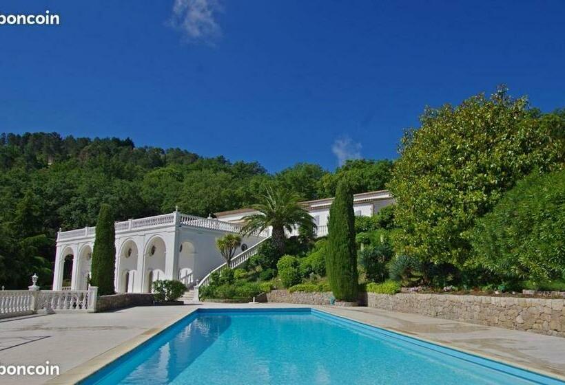 פנסיון Champagne