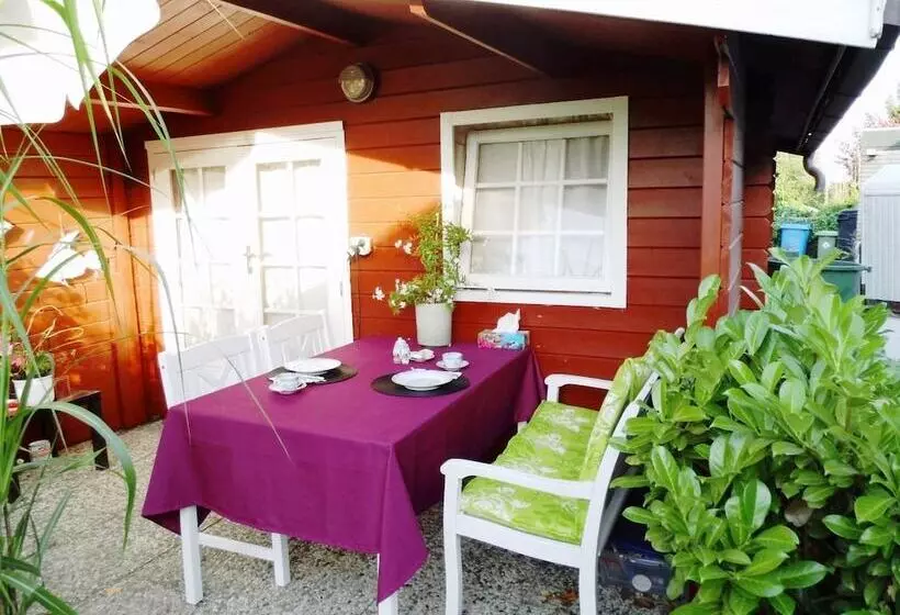 Aamiaismajoitus (B&B) Strandnest Büsum