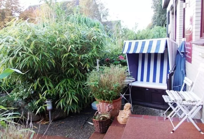 Aamiaismajoitus (B&B) Strandnest Büsum