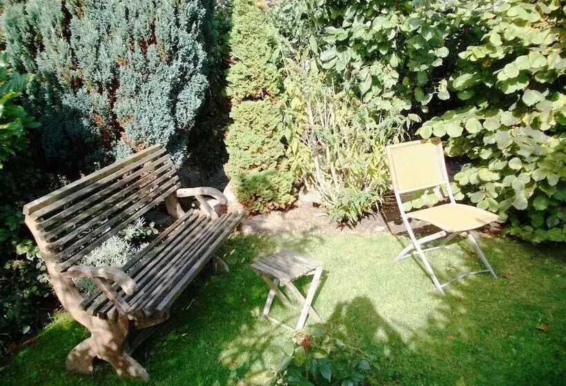 Aamiaismajoitus (B&B) Strandnest Büsum