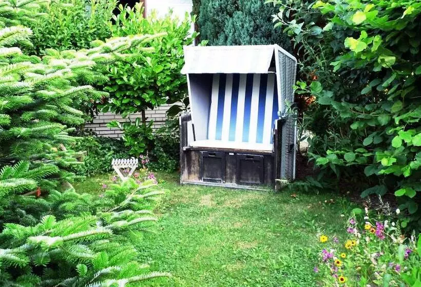 Aamiaismajoitus (B&B) Strandnest Büsum