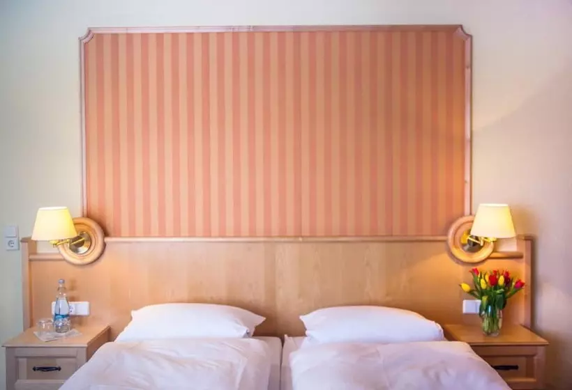 酒店 Altes Kurhaus