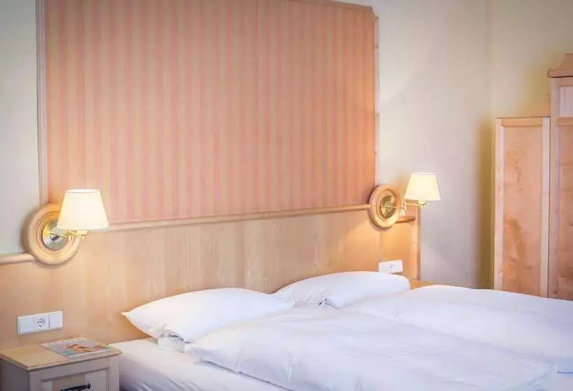 酒店 Altes Kurhaus