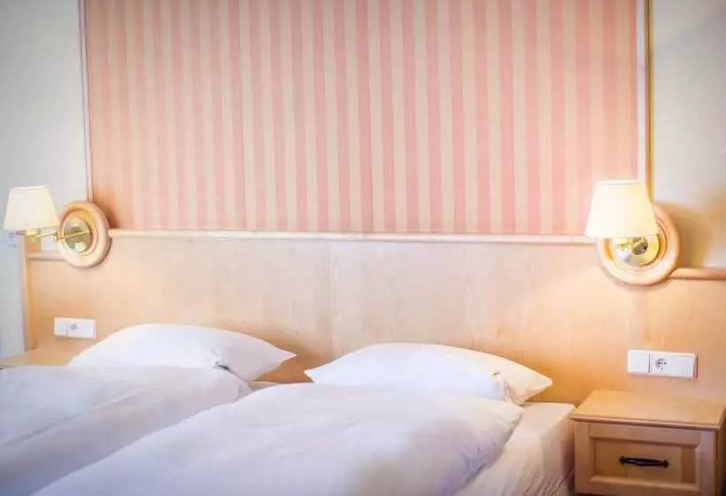 酒店 Altes Kurhaus