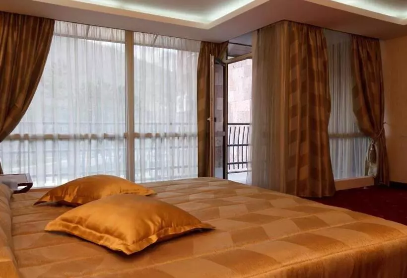 هتل Best Resort Aghveran