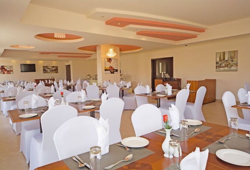 هتل Centara Life Muscat Dunes