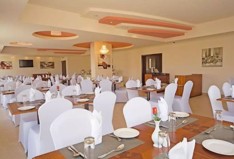 هتل Centara Life Muscat Dunes