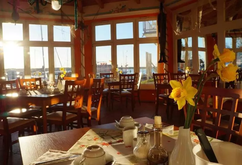 בית מלון כפרי & Ferienanlage Kapitäns Häuser Breege