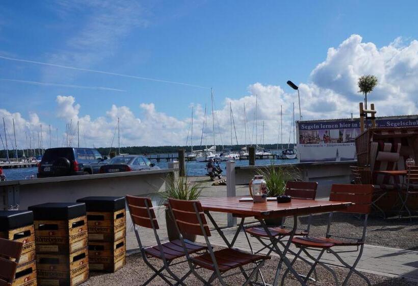 酒店 & Ferienanlage Kapitäns Häuser Breege