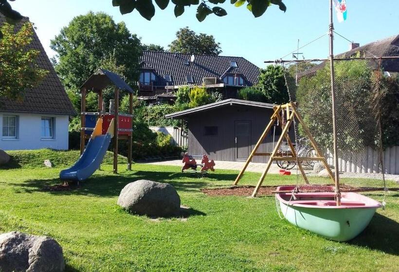 酒店 & Ferienanlage Kapitäns Häuser Breege