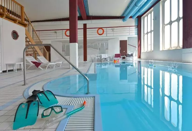 בית מלון כפרי & Ferienanlage Kapitäns Häuser Breege