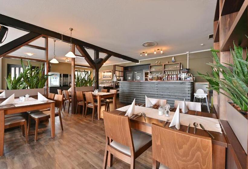 酒店 & Ferienanlage Kapitäns Häuser Breege