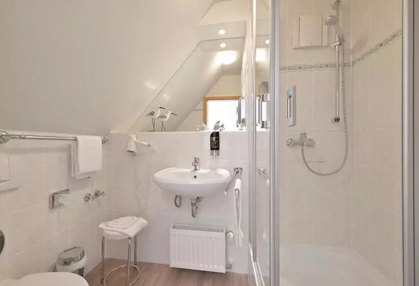 בית מלון כפרי & Ferienanlage Kapitäns Häuser Breege