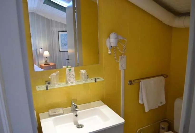 Отель Le Saintjoseph Centre Gare