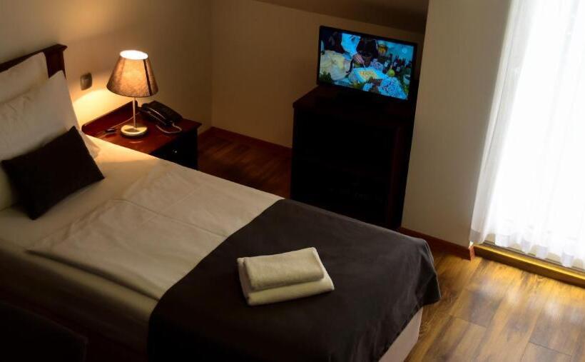 בית מלון כפרי Meridijan16