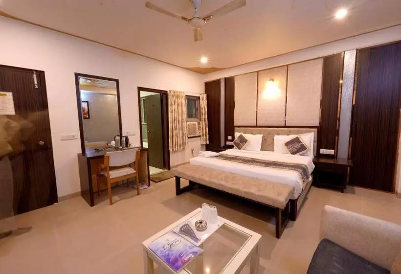 호텔 Moon Light Bhimtal