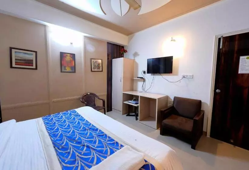 호텔 Moon Light Bhimtal