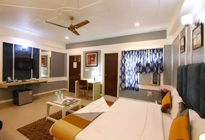 호텔 Moon Light Bhimtal