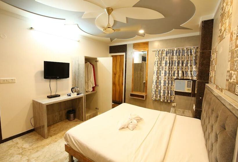 هتل Moon Light Bhimtal