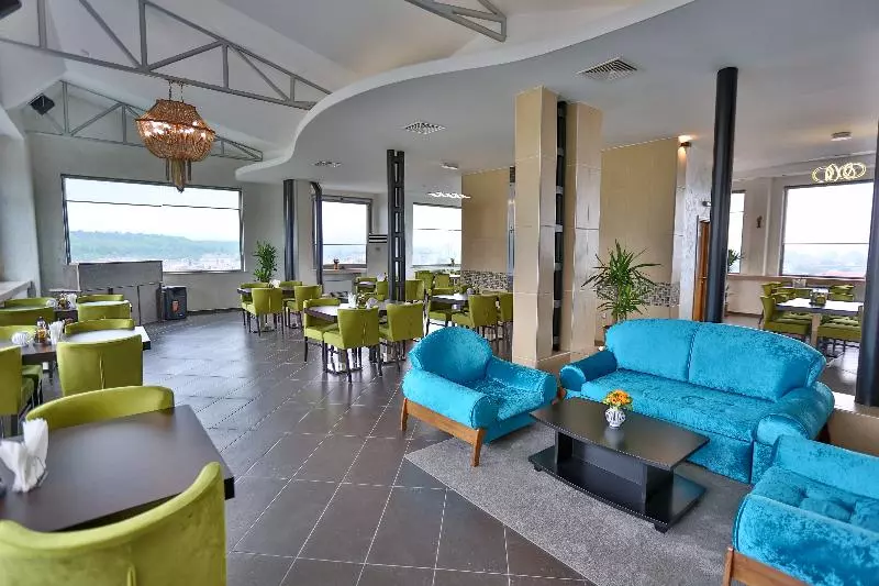 فندق Terra Europe Brontes