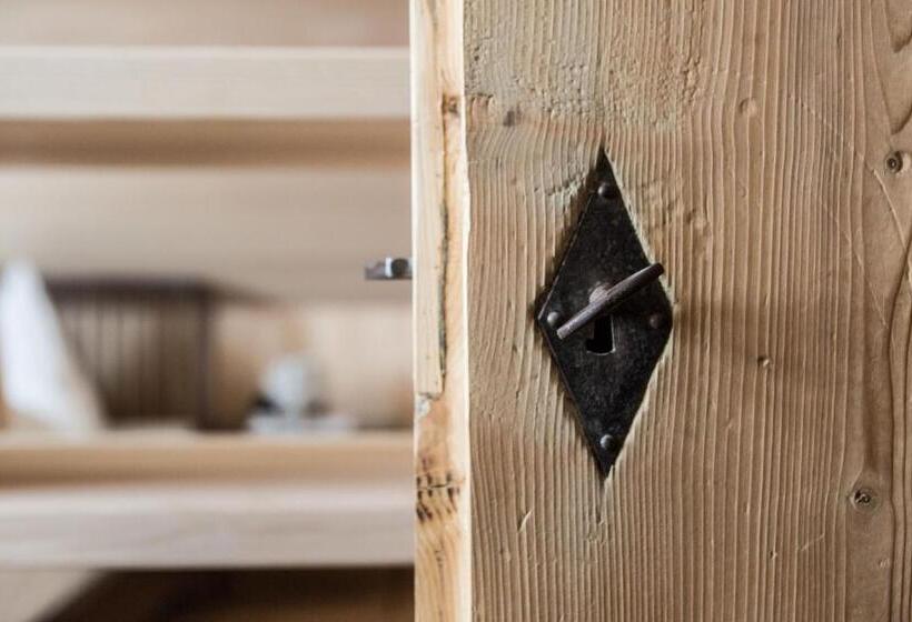 بنسيون Holzgauer Haus