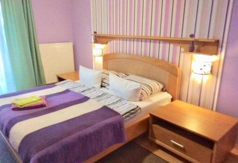 بنسيون Villa Lux