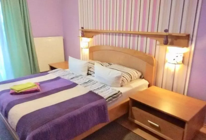 پانسیون Villa Lux