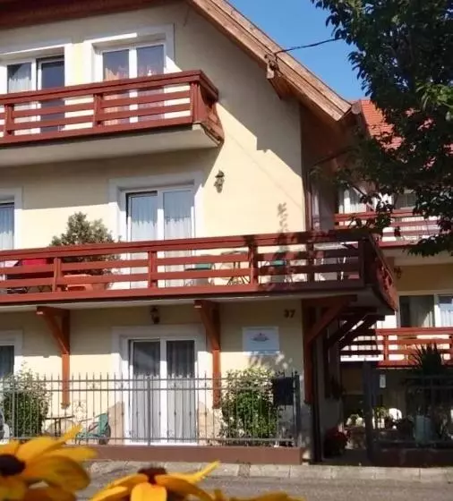 پانسیون Villa Lux