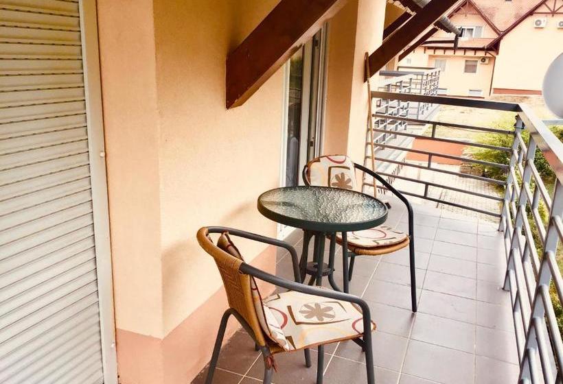 بنسيون Villa Lux