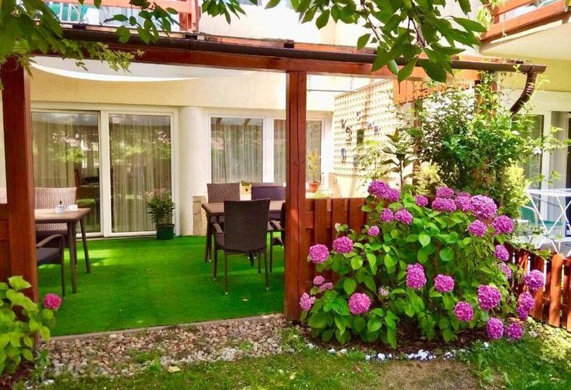 بنسيون Villa Lux